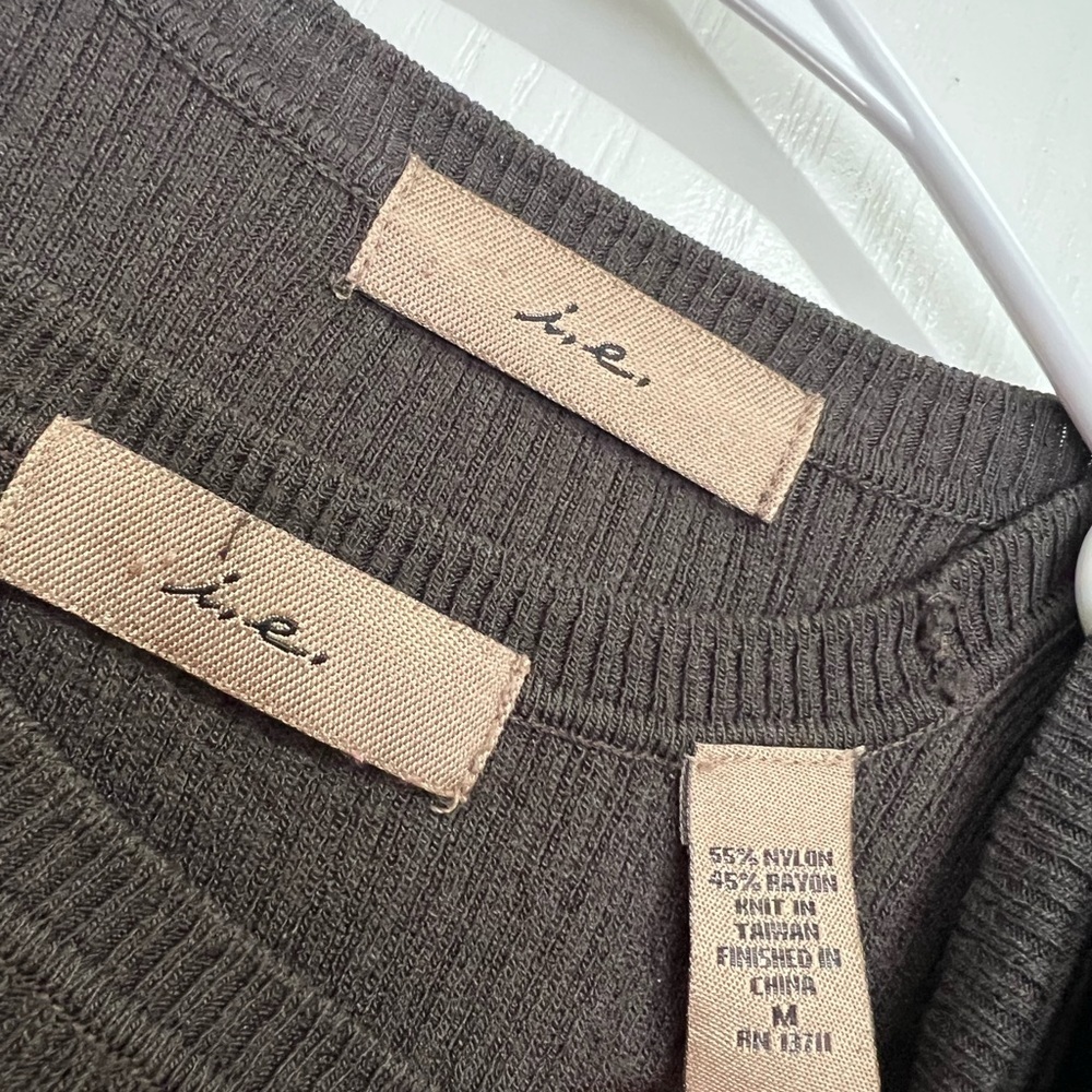 i.e. ribbed knit sweater cardigan with top size M - Picture 9 of 9